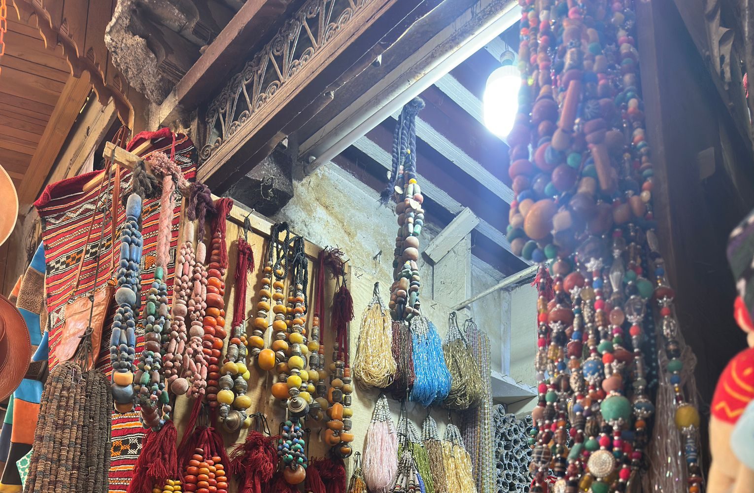 Bijoux Berbères : L’Éclat Intemporel de l’Artisanat Marocain
